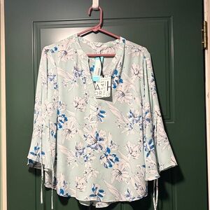 41 Hawthorn Floral Blouse in Blue and White
